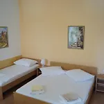 Marija With Private Parking شقة *