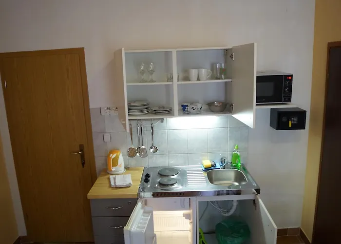 Marija With Private Parking Apartament Makarska