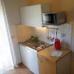 Marija With Private Parking Apartment Makarska