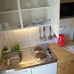 Apartment Marija With Private Parking Makarska