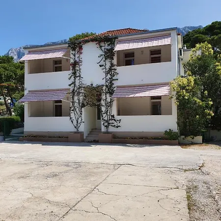 Marija With Private Parking Apartment *
