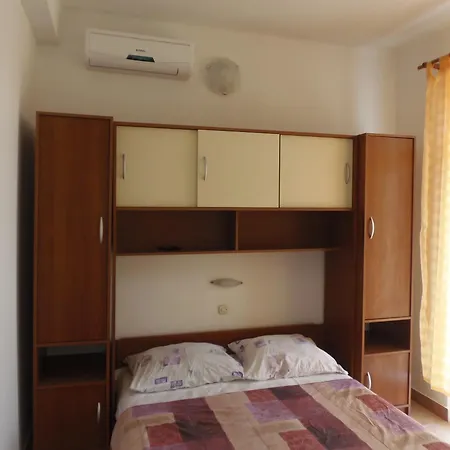 Marija With Private Parking Makarska