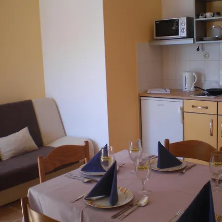 Marija With Private Parking Makarska