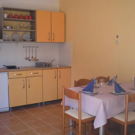 Marija With Private Parking Makarska