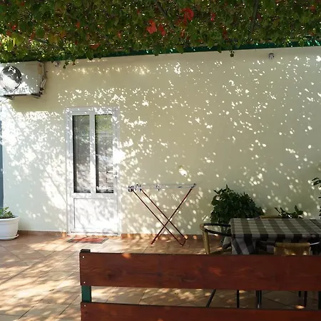 Apartment Marija With Private Parking Makarska