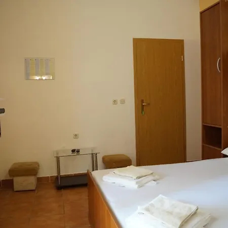 Marija With Private Parking * Makarska