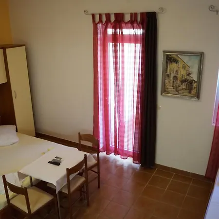 Apartamento Marija With Private Parking Makarska