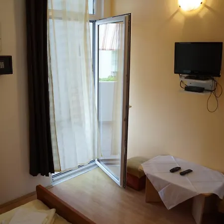 Marija With Private Parking Apartment