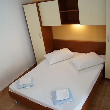 Marija With Private Parking Apartamento