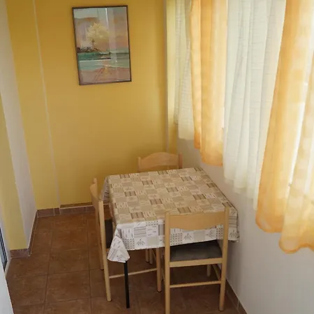 Marija With Private Parking Appartement