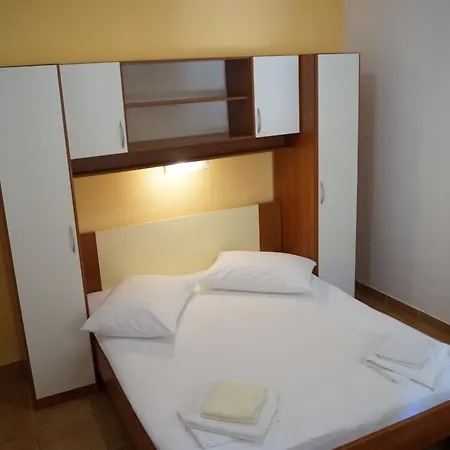 Marija With Private Parking Apartment *
