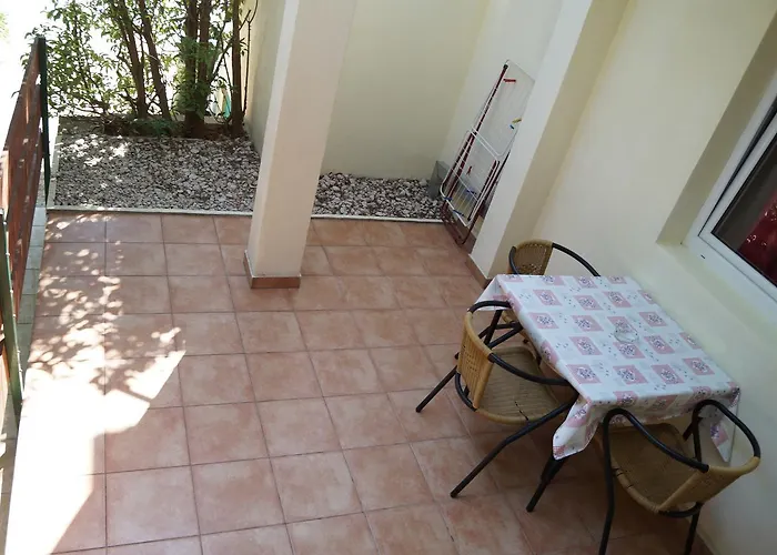 Marija With Private Parking Makarska