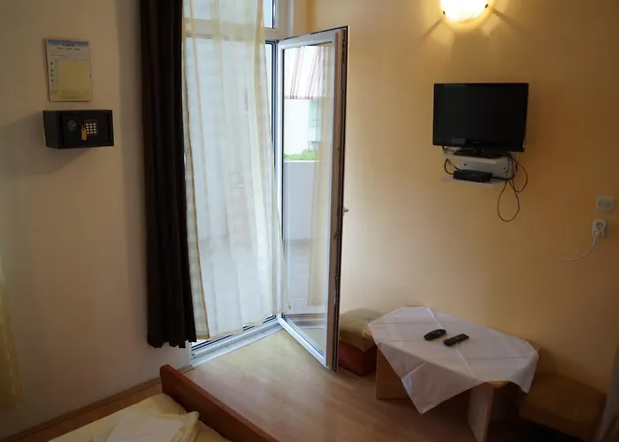 Marija With Private Parking Appartement