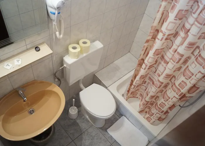 Marija With Private Parking Appartement Makarska