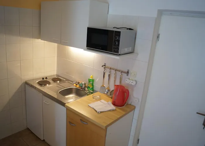 Marija With Private Parking Макарська