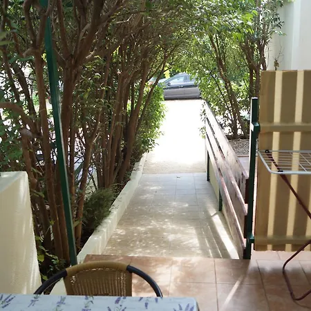 Marija With Private Parking Apartman Makarska