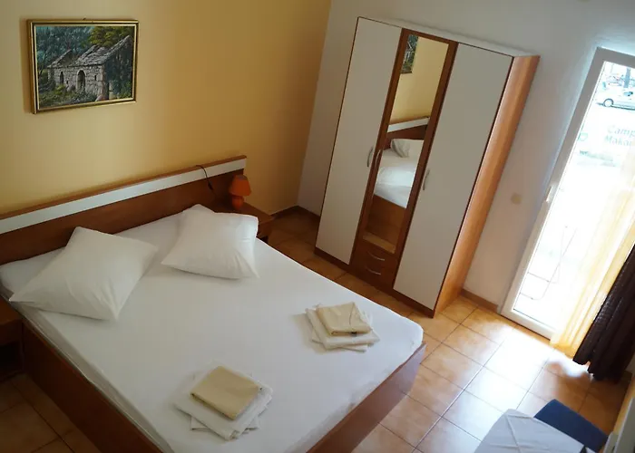 Marija With Private Parking Apartament Makarska